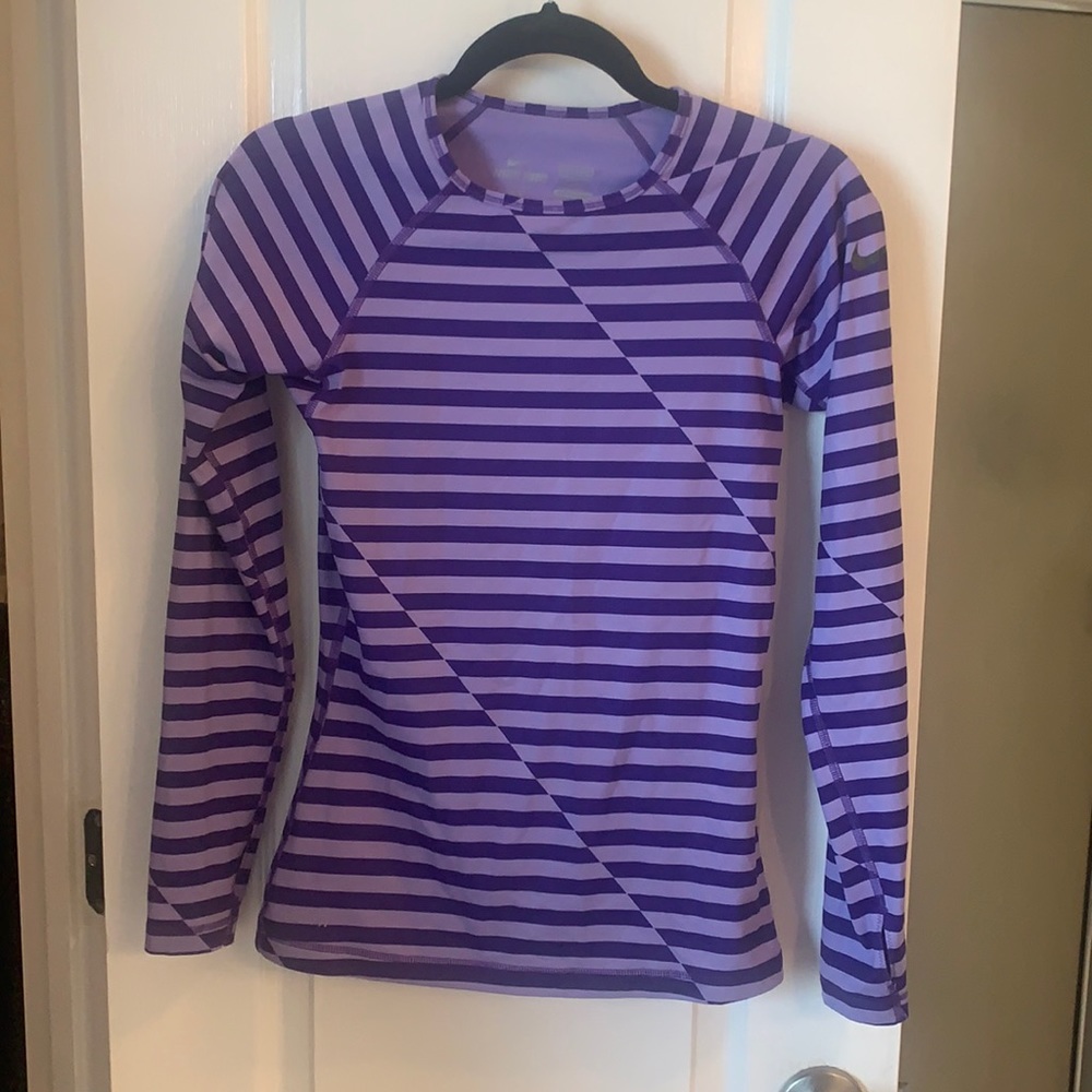 Nike fitted fleece lined running top